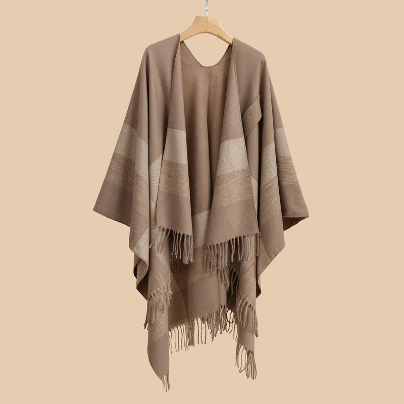 Damen Leichter Wollmix-Überwurf im Kimono-Schnitt mit Fischgrät‑Besatz und Fransensaum Shop Nory