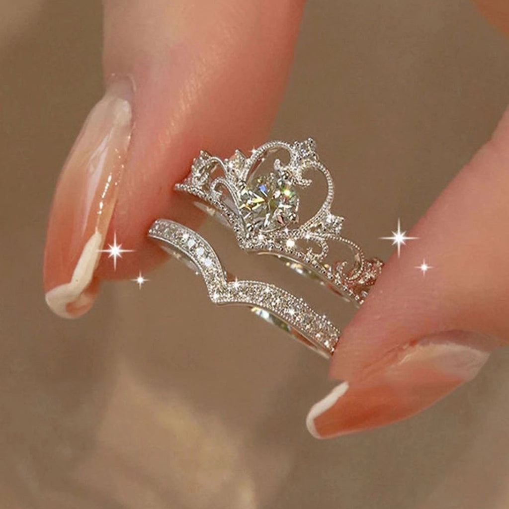 Damen elegantes Ring-Set mit kunstvoller Krone und funkelnden Zirkonia Shop Nory