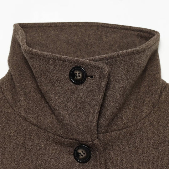 Damen Cropped Boxy-Jacke mit hohem Stehkragen, Knopfleiste und aufgesetzten Pattentaschen Shop Nory
