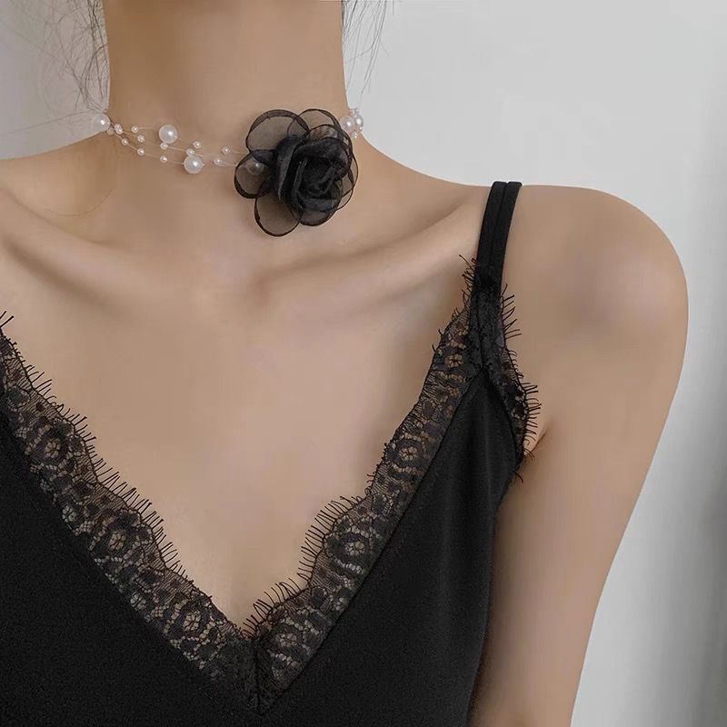 Damen Choker-Halskette mit floraler Verzierung aus feinem Textil Shop Nory