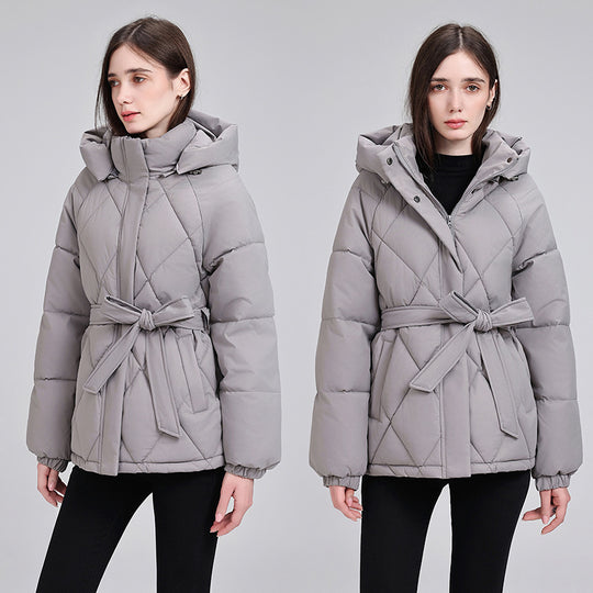 Damen nan luxuriöse kurze Pufferjacke mit integriertem Windschutzkragen und Taillengürtel Shop Nory