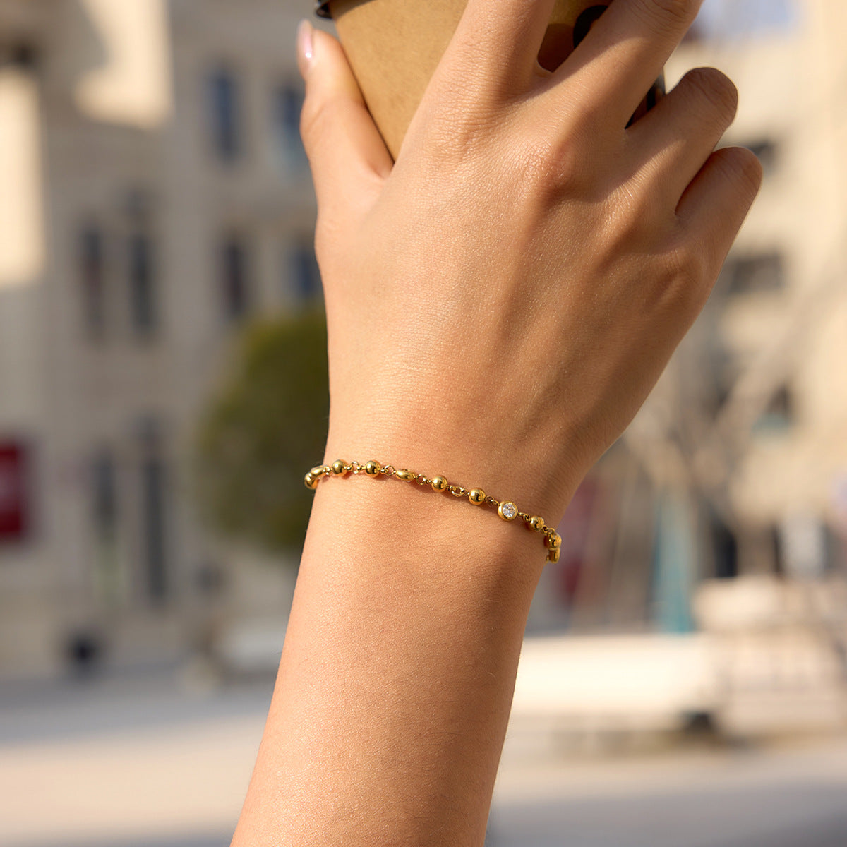 Damen Armband mit eleganten Kristallakzenten und wasserfestem Design Shop Nory