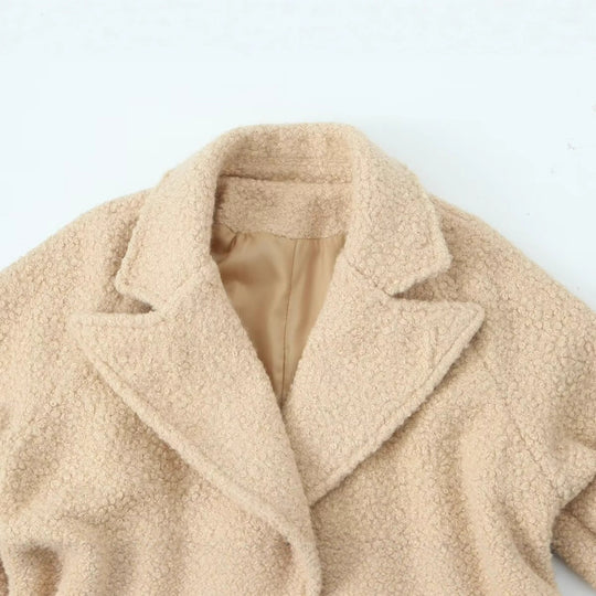 Damen Zweireihiger Teddy‑Mantel mit Bindegürtel und Schnallenärmeln Shop Nory