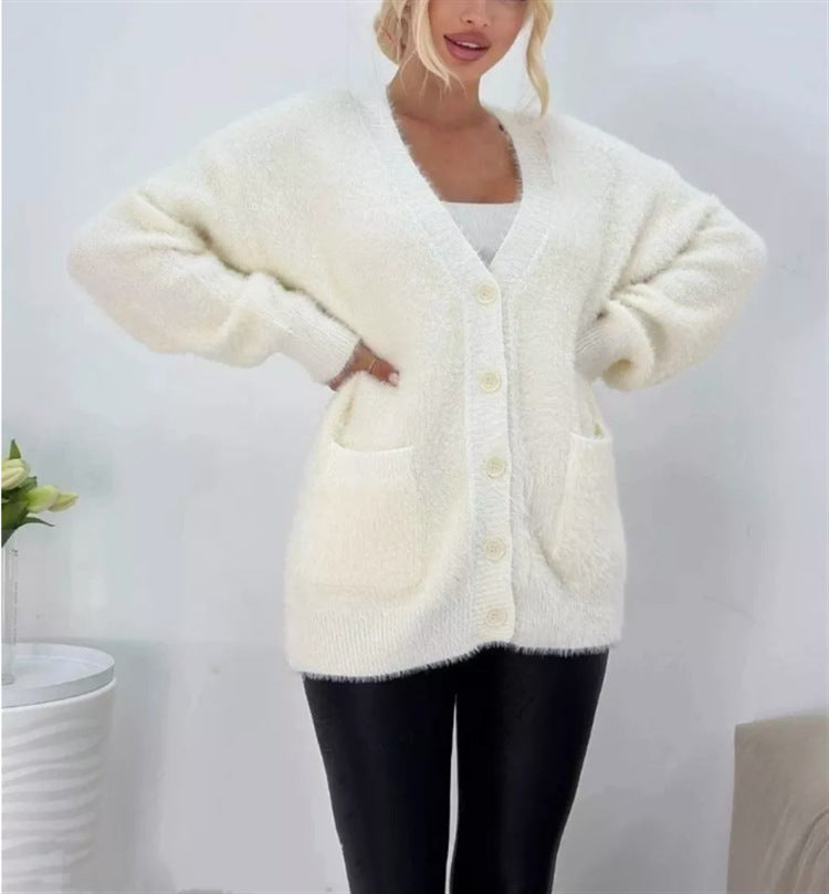Damen Flauschiger Oversize-Knopfcardigan mit tiefem V‑Ausschnitt und aufgesetzten Taschen Shop Nory