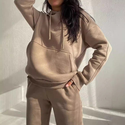 Damen Oversize Loungewear-Set aus weichem Baumwollmischfleece mit Kapuzenpullover und schmal zulaufender Jogginghose Shop Nory