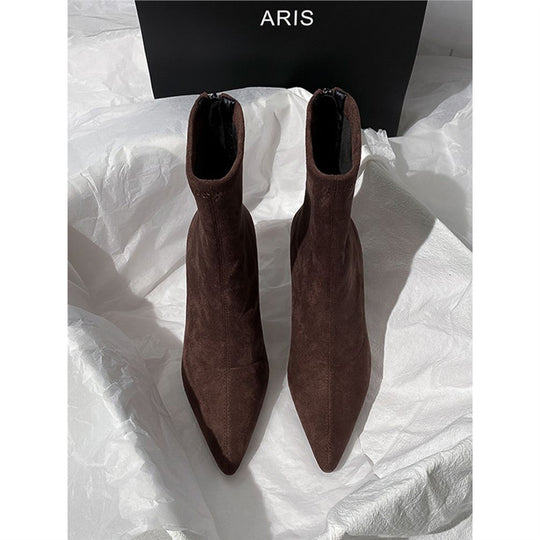Damen spitz zulaufende Ankle-Boots aus Veloursleder mit sculpted Heel und schmalem Schaft Shop Nory