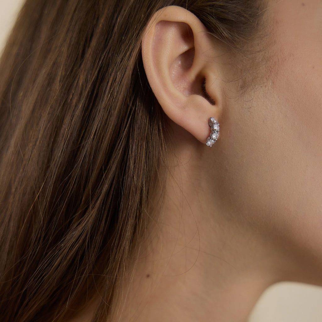 Damen Ohrhänger mit funkelnden Zirkonia und hypoallergener Edelstahlverarbeitung Shop Nory