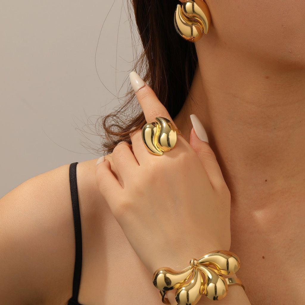 Damen Armreif mit kunstvollem Blütenmotiv Shop Nory