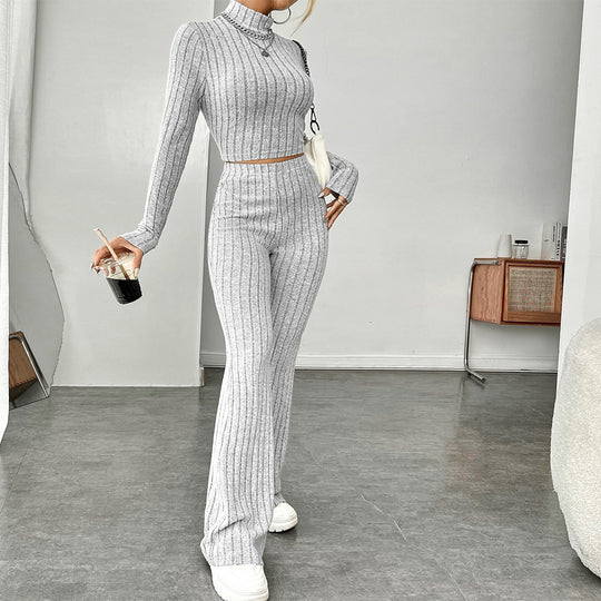 Damen geripptes Strick-Lounge-Set mit Rollkragen-Cropped und weiter Schlaghose Shop Nory
