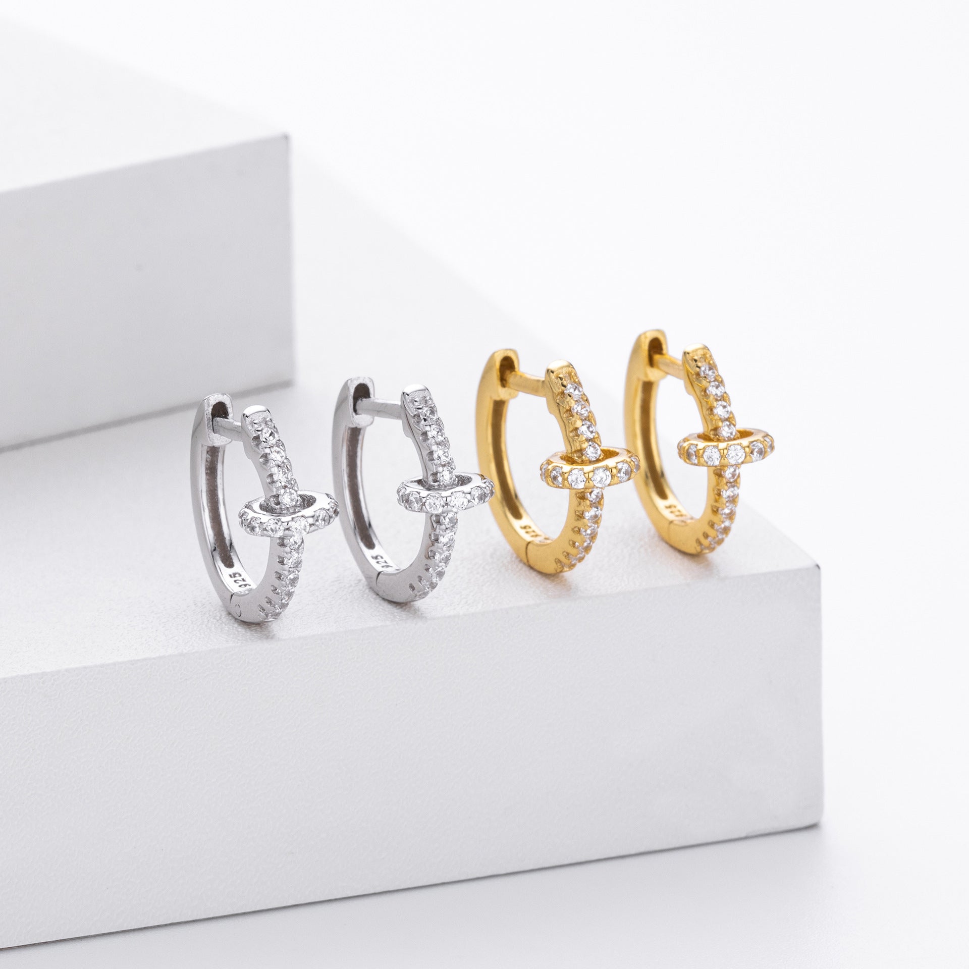 Damen Creolenohrringe mit luxuriösem Zirkonbesatz aus 925 Sterling Silber Shop Nory
