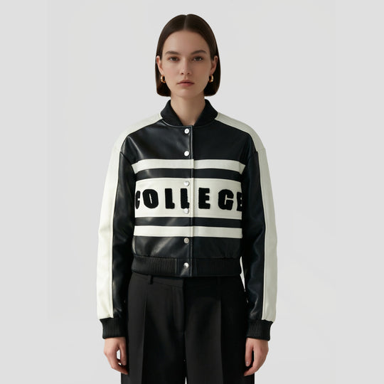 Damen Cropped College‑Bomberjacke aus Kunstleder mit kontrastierenden Streifen und Druckknöpfen Shop Nory