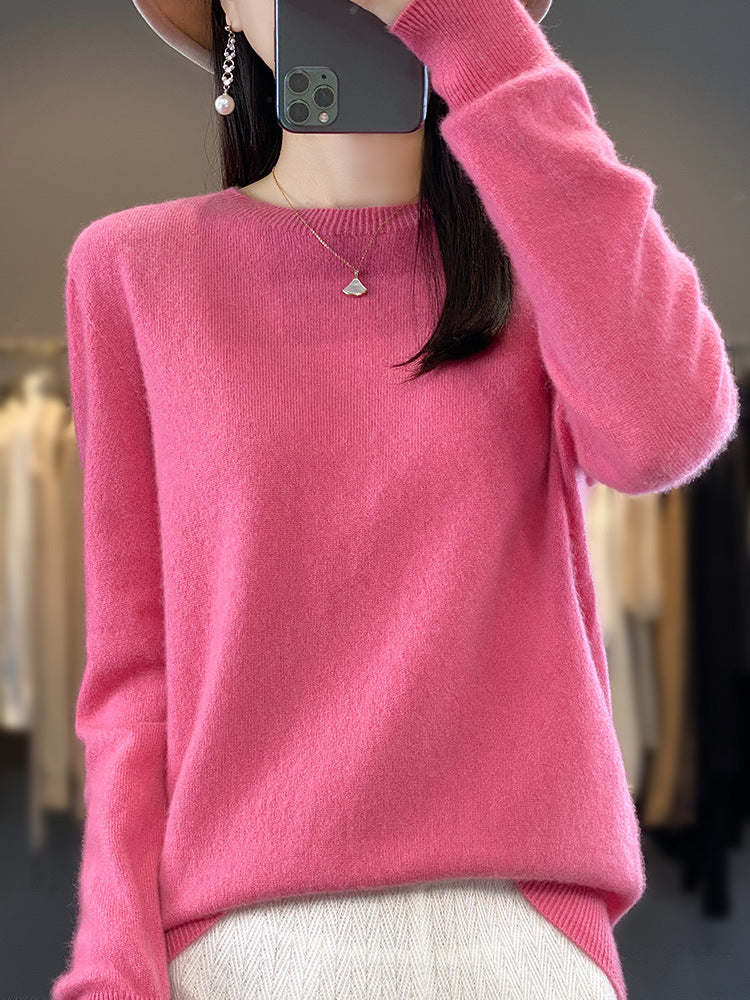 Damen Luxuriöser Feinstrick-Rundhalspullover mit softem Fluffy‑Finish und schmaler Bündchenform Shop Nory