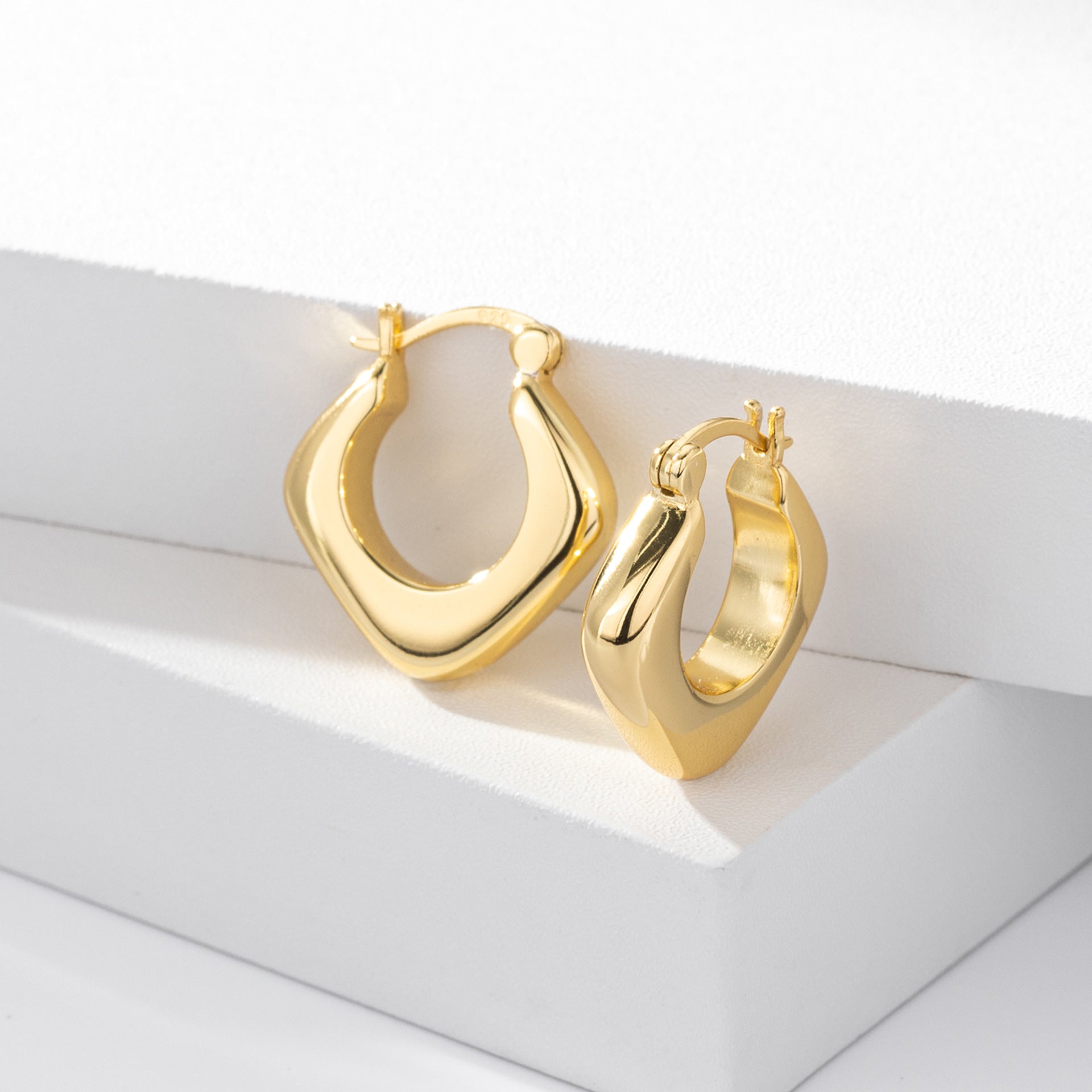 Damen Creolen aus hochwertigem 925 Sterlingsilber mit elegantem goldfarbigen Finish Shop Nory