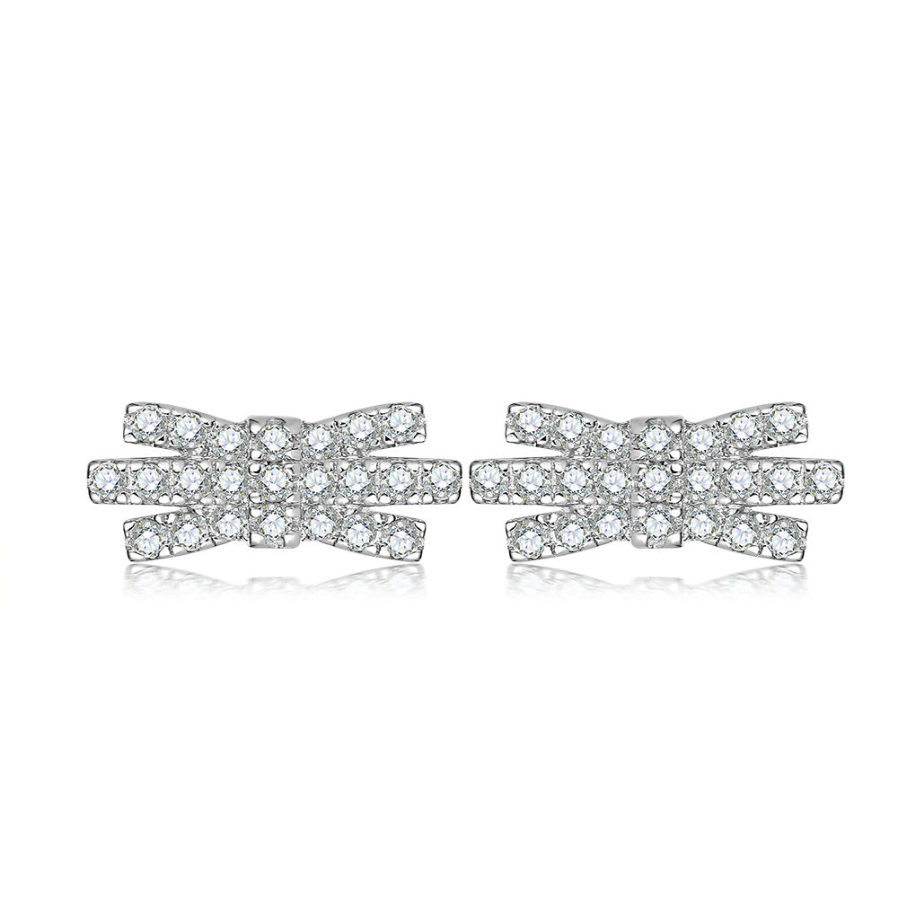 Damen Ohrstecker mit filigranem Design und funkelnden Zirkonia Shop Nory