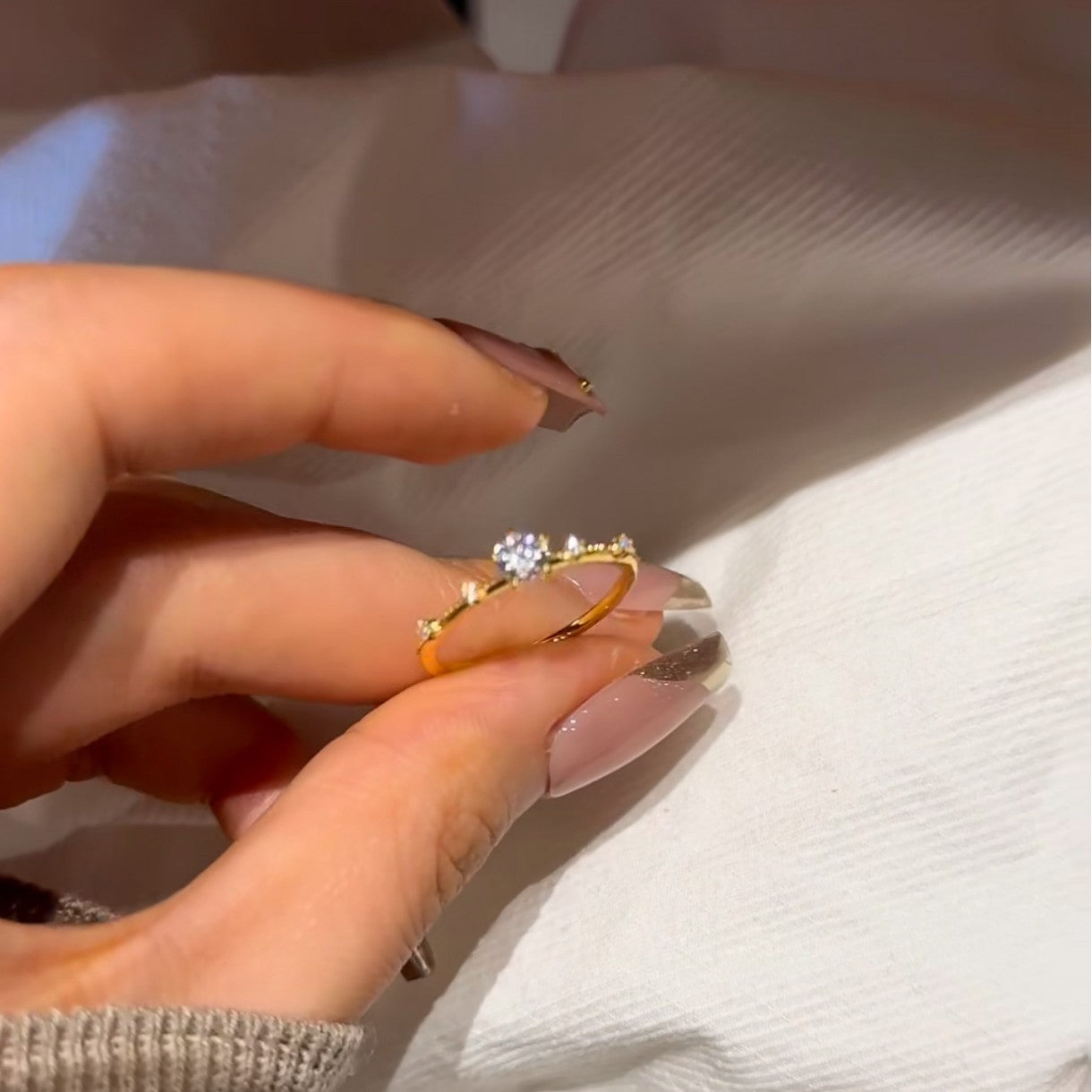 Damen zarter Ring mit funkelndem Zirkonia-Shop Nory