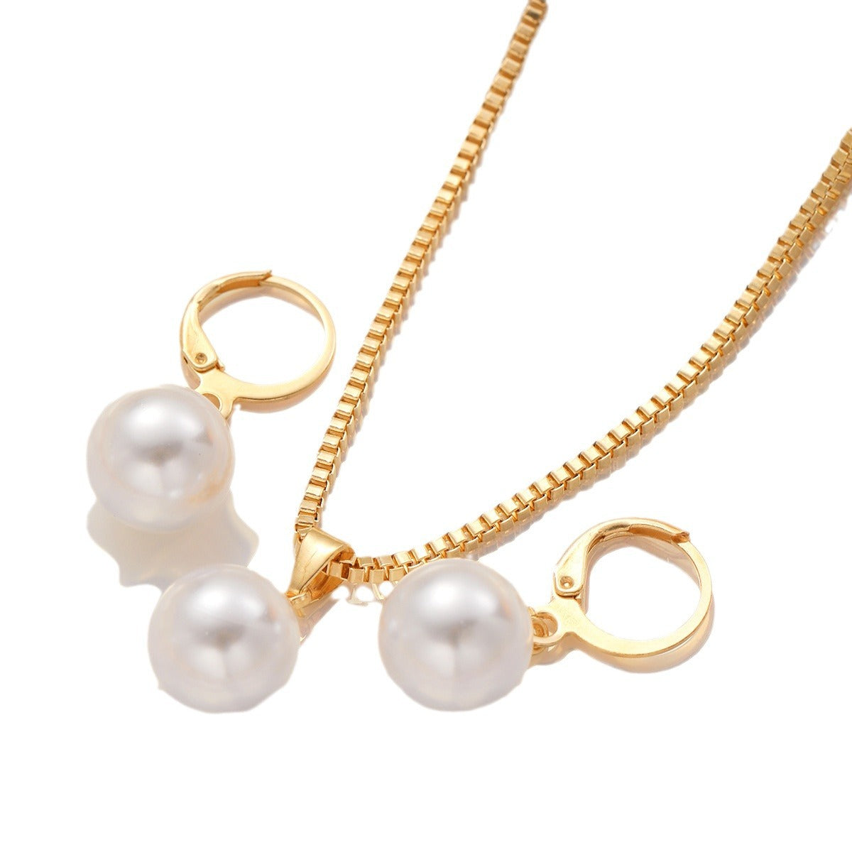 Damen Halskette mit eleganten Perlen und feinen Details Shop Nory