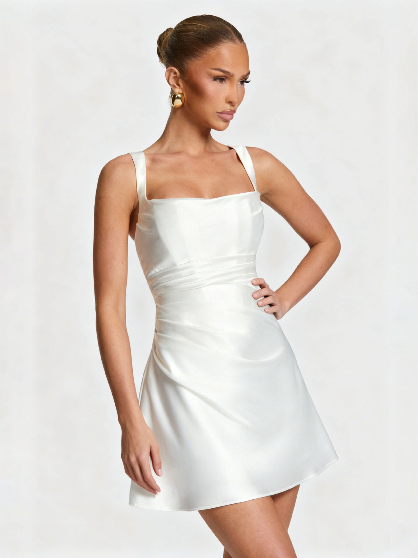 Damen Elegantes Cocktailkleid mit schickem Quadrat-Ausschnitt und fließendem Satin