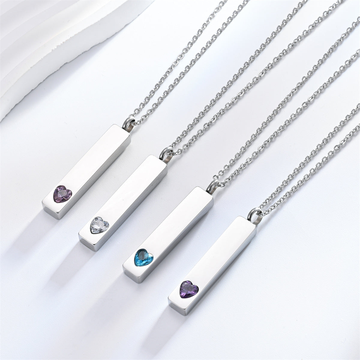 Damen Halskette mit modernem Rechteckanhänger und herzförmigem Zirkonia-Shop Nory