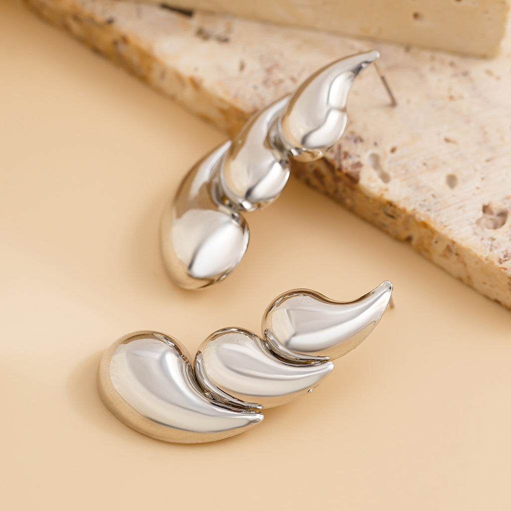 Damen Statement-Ohrringe mit elegantem Schwung