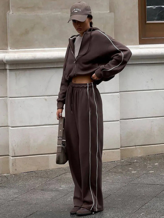 Damen lässiges Lounge-Set aus French-Terry mit Kurzzip-Hoodie und High-Waist Wide-Leg Jogginghose mit Kontrastpaspel Shop Nory