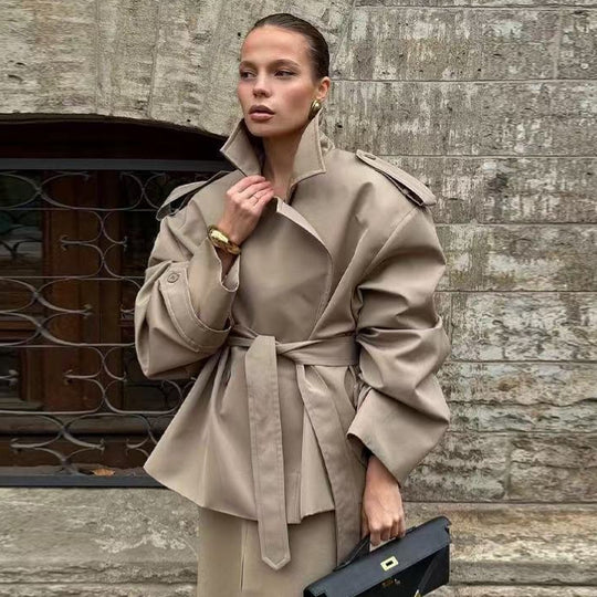Damen Kurzer Trenchcoat mit Bindegürtel und Cape-Ärmeln Shop Nory