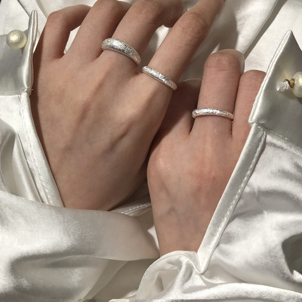 Damen Ring-Set mit glänzenden Oberflächen und exquisiten Texturen Shop Nory