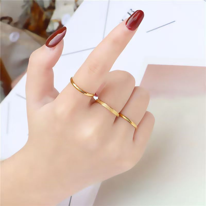 Damen Ring mit edlem, dreireihigem Design und glänzender Oberfläche Shop Nory