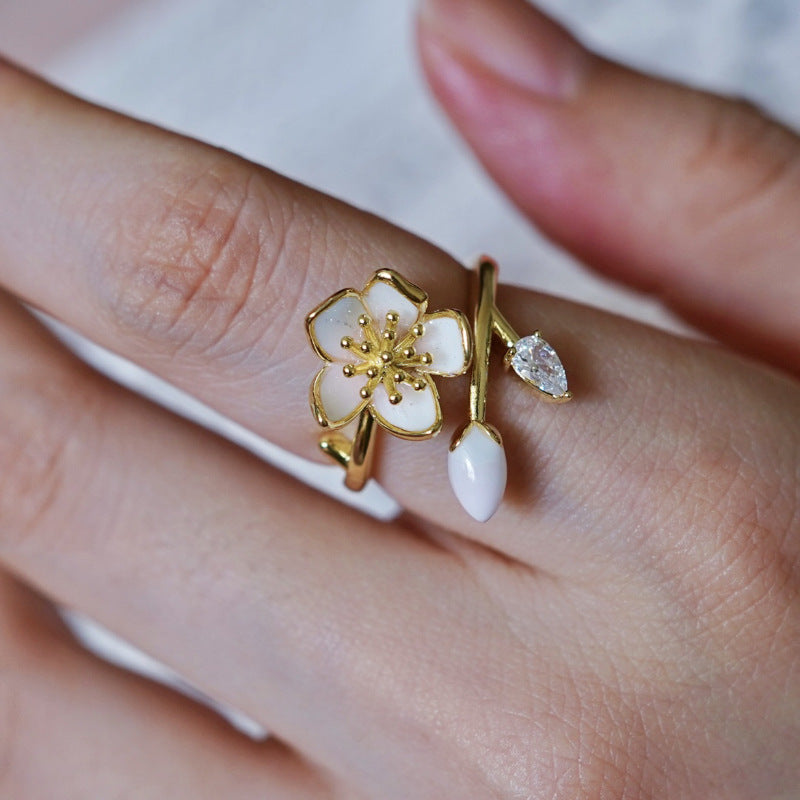 Damenring mit elegantem geometrischen Design und Zirkonia-Shop Nory