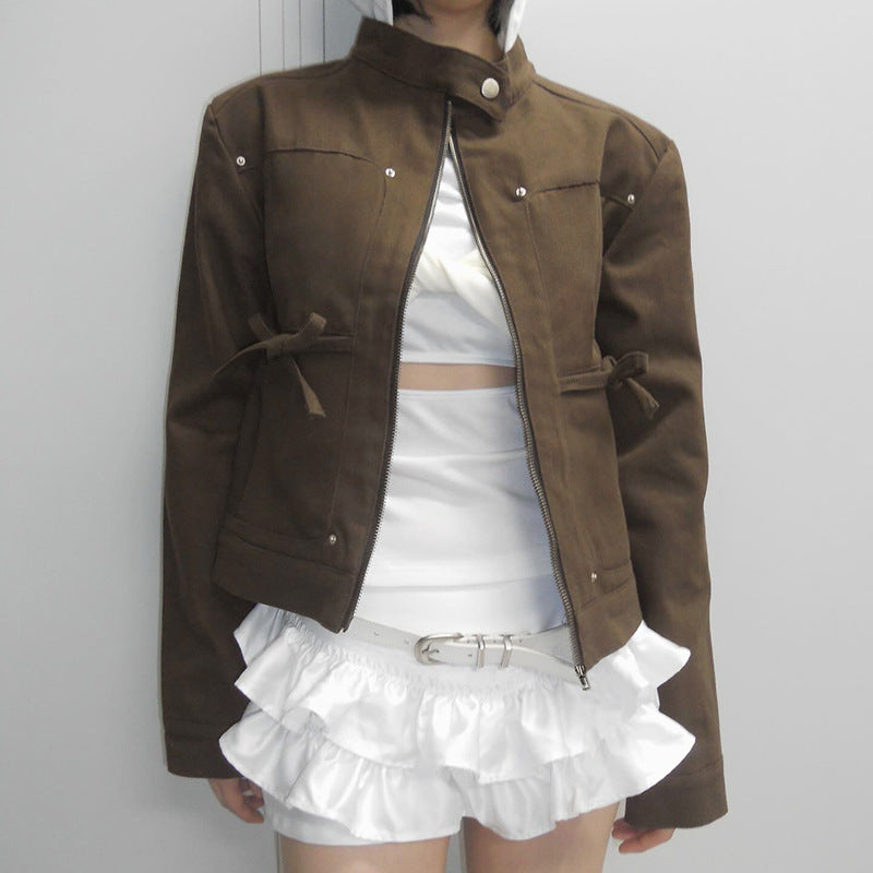 Damen nan taillierte Kurzjacke mit Stehkragen, Epauletten, Taillenriegeln und durchgehendem Reißverschluss Shop Nory
