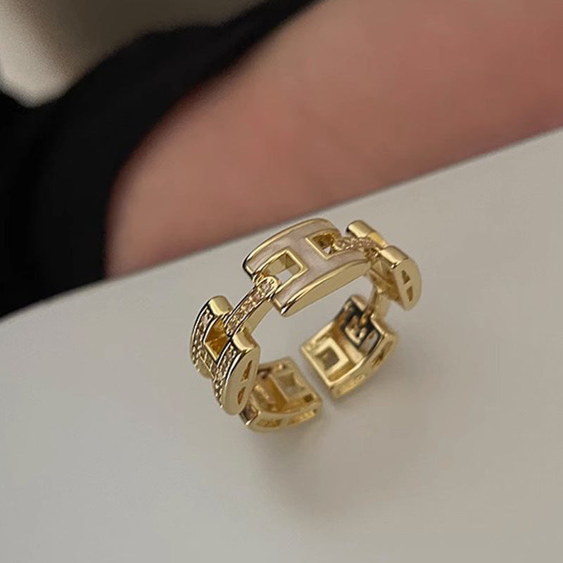 Damen trendiger Schmuckring mit kunstvollem Design Shop Nory