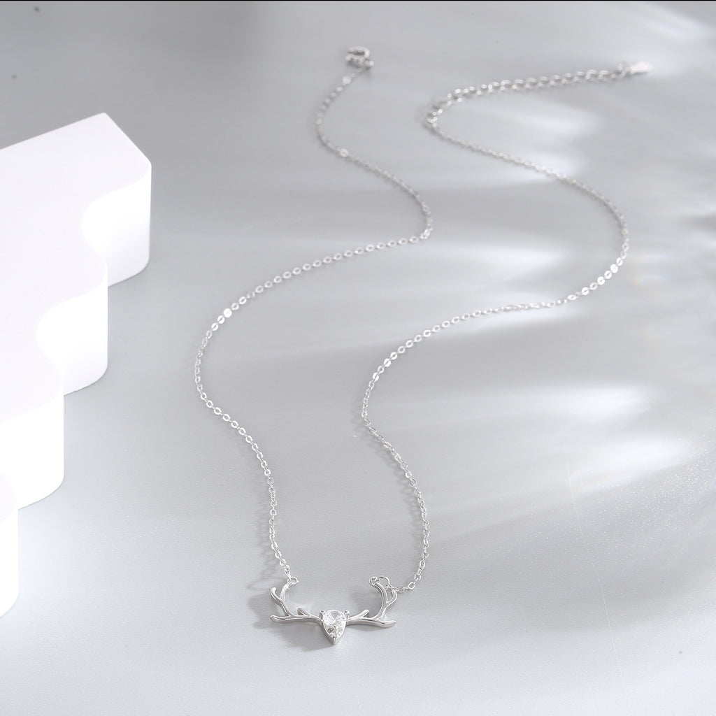 Damen filigrane Halskette mit elegantem Geweih-Anhänger Shop Nory
