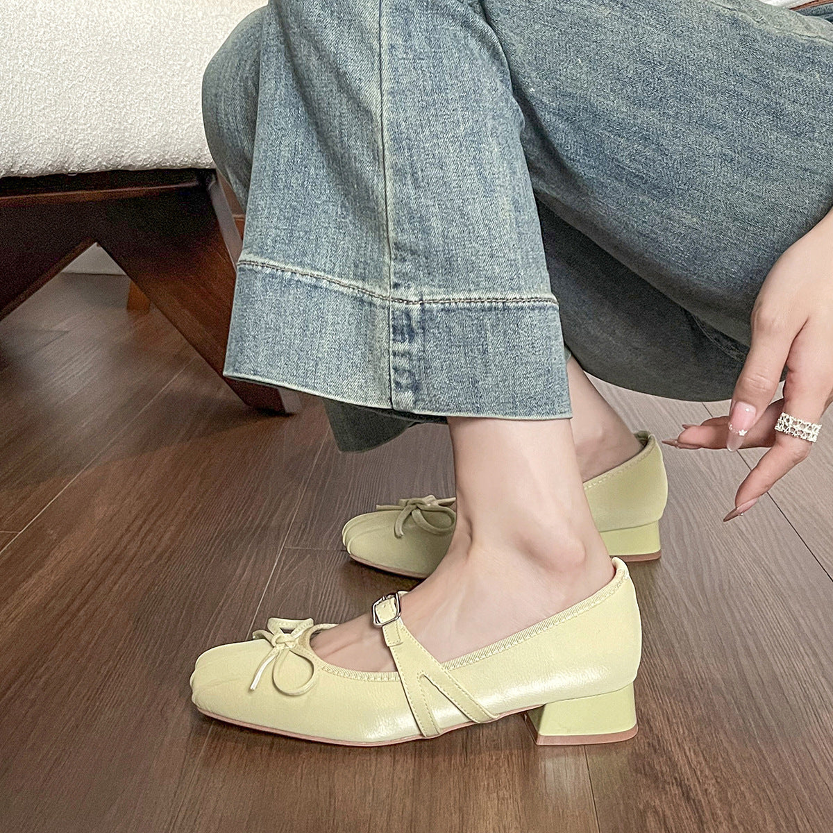 Damen Ballerinas mit dekorativem Riemchen und komfortablem Blockabsatz
