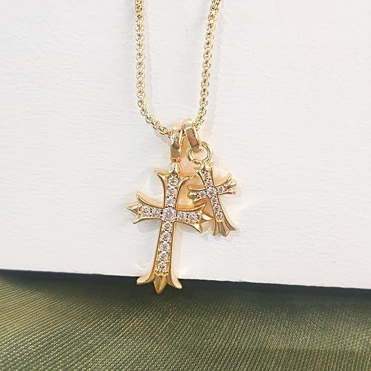 Damen Halskette mit funkelndem Kreuzanhänger und zartem Kettendesign Shop Nory