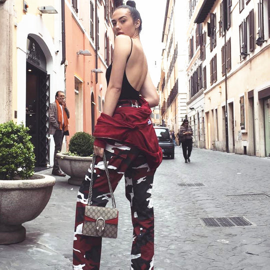 Damen Cargohose mit Camouflage‑Print, elastischem Bund und Beinbündchen Shop Nory