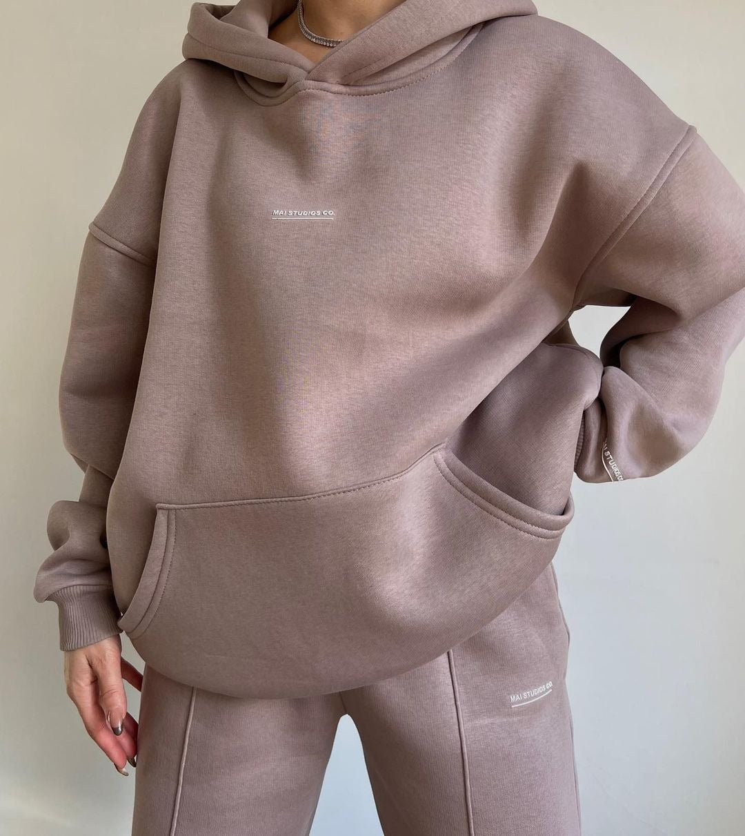 Damen Set Schwere French‑Terry Oversize‑Kapuzenpullover mit Kängurutasche und Slim‑Jogginghose Shop Nory