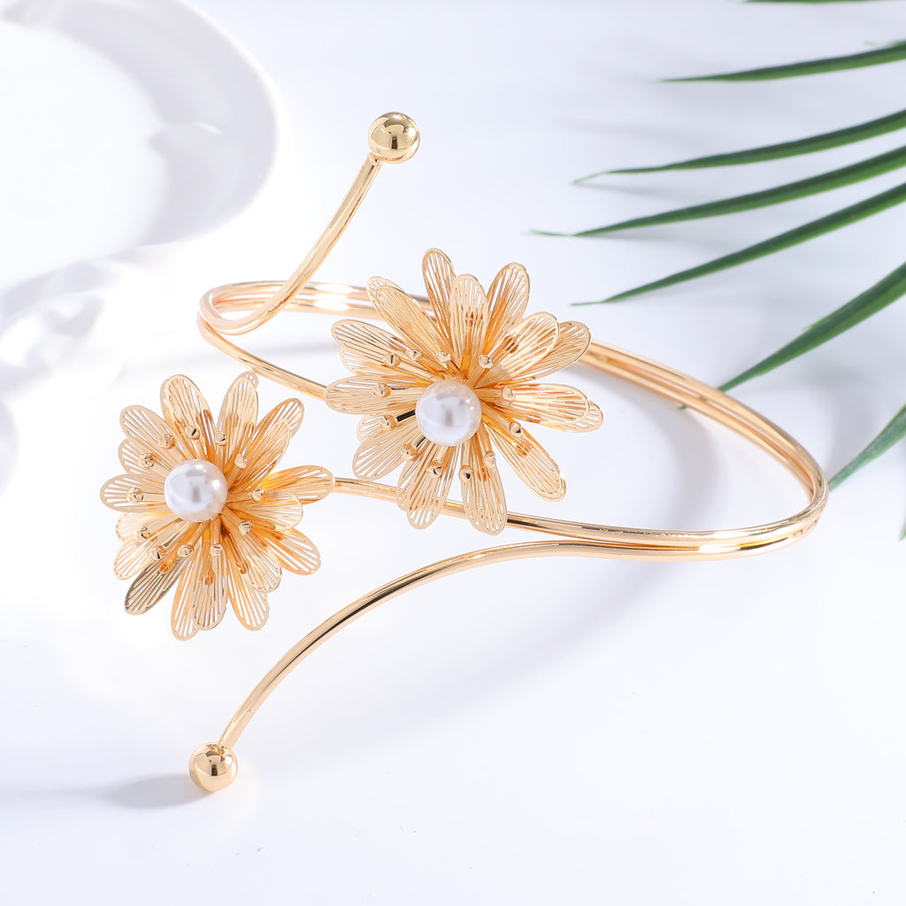 Damen eleganter Armschmuck mit floralen Motiven Shop Nory