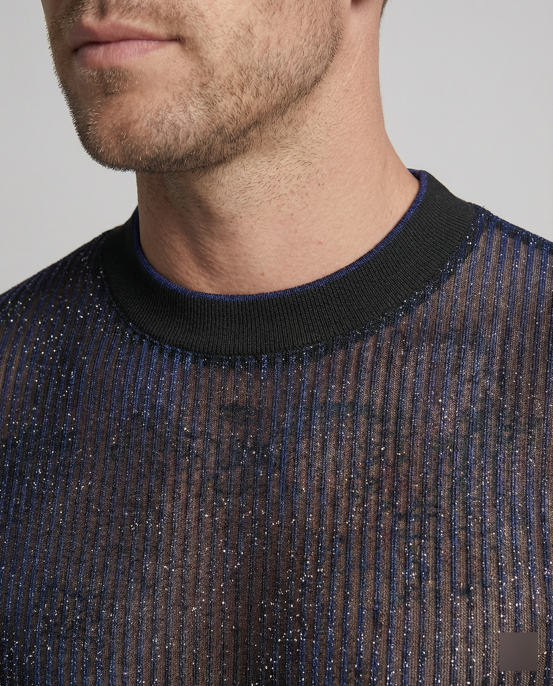 Herren Hochwertiges Mesh-T-Shirt mit glitzerndem Effekt