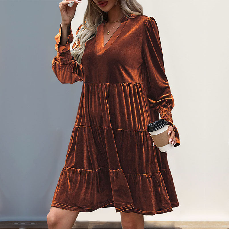 Damen Samt-Stufenkleid mit V-Ausschnitt, gerafften Manschetten und A-Linien-Schnitt Shop Nory