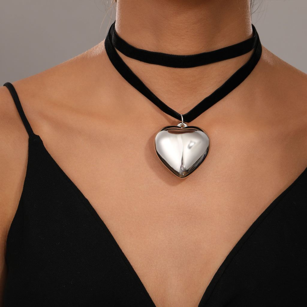 Damen Halskette mit stilvollem Herzanhänger Shop Nory