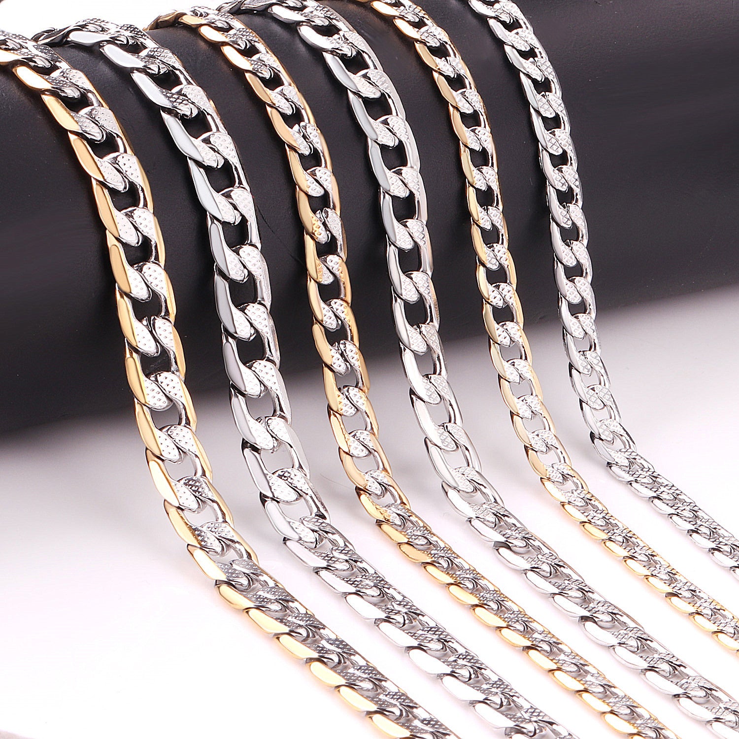 Damen Edelstahl-Halskette mit luxuriösen goldplattierten Kettengliedern Shop Nory