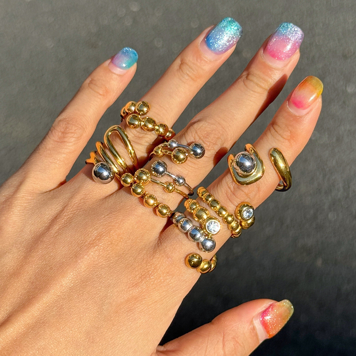 Damen Offener Edelstahlring mit verstellbarem Design und hochwertigen Kugeldetails Shop Nory