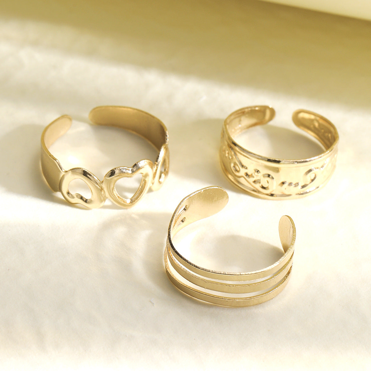 Damen Fußring-Set mit filigranen goldenen Designs Shop Nory