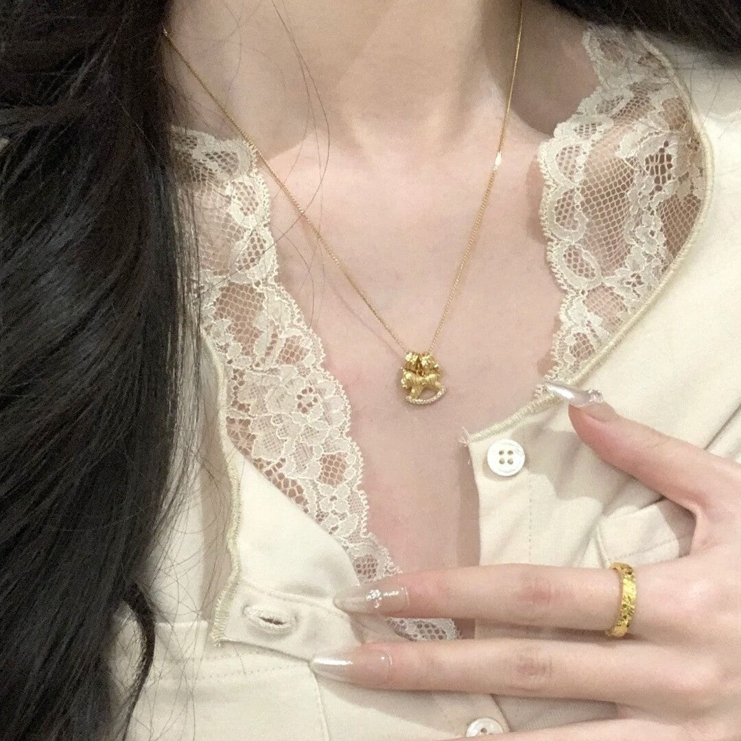 Damen Halskette mit filigranem Pferdemotiv und funkelndem Zirkonia Shop Nory