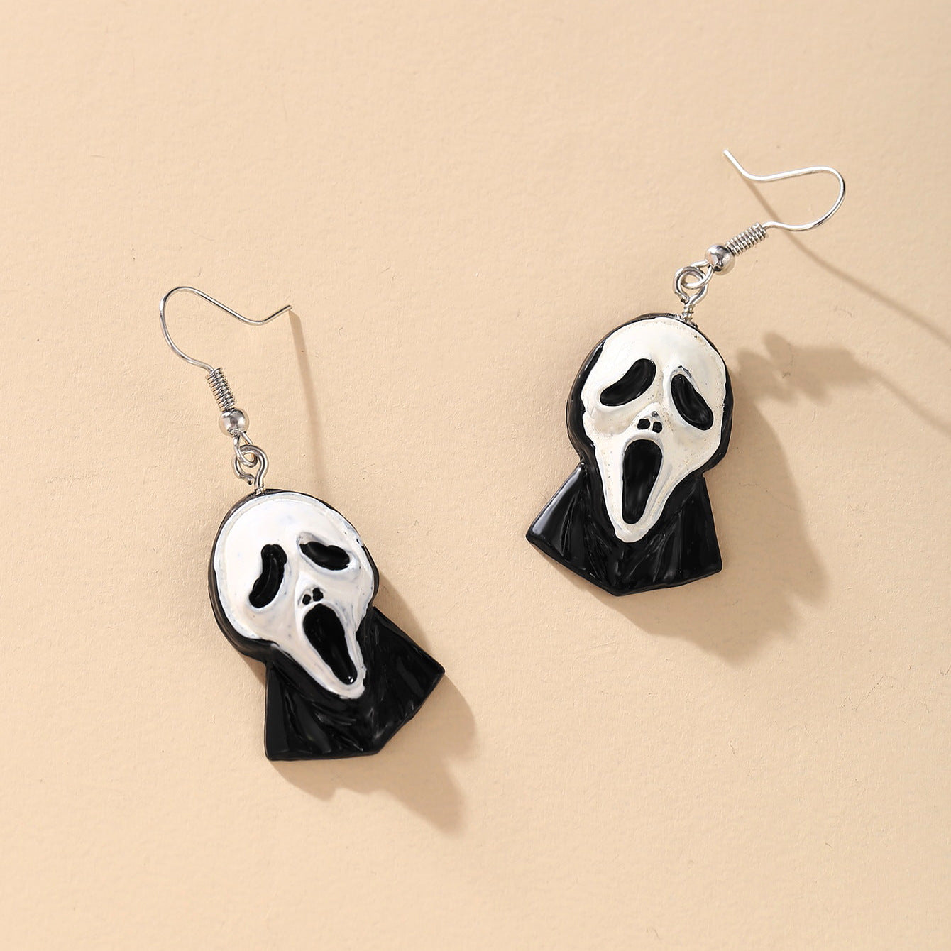 Damen Ohrringe mit schaurigem Screamer-Motiv Shop Nory