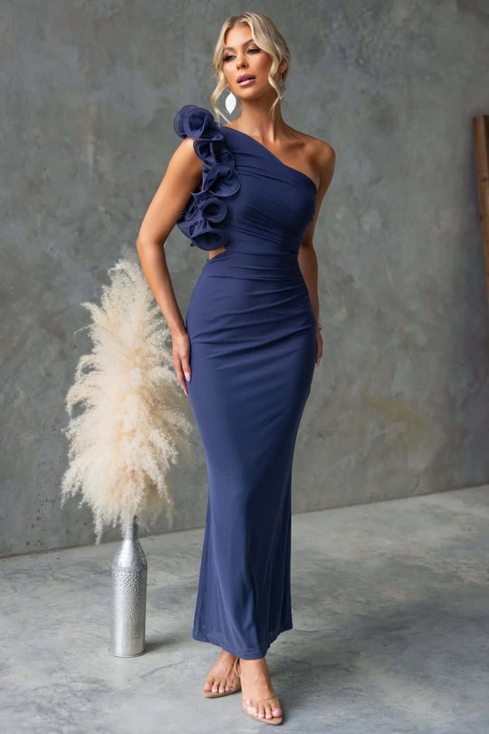 Damen Elegantes Rüschen-Maxikleid mit einem schulterfreien Design und figurbetontem Schnitt