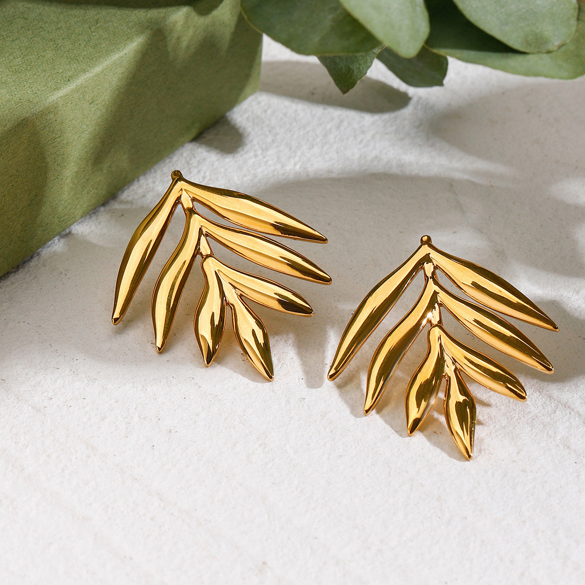 Damen Ohrringe im eleganten Blattdesign Shop Nory