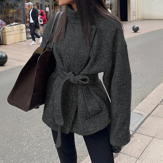 Damen nan taillierter Kurzmantel mit Bindegürtel, breitem Reverskragen und überschnittenen Ärmeln Shop Nory