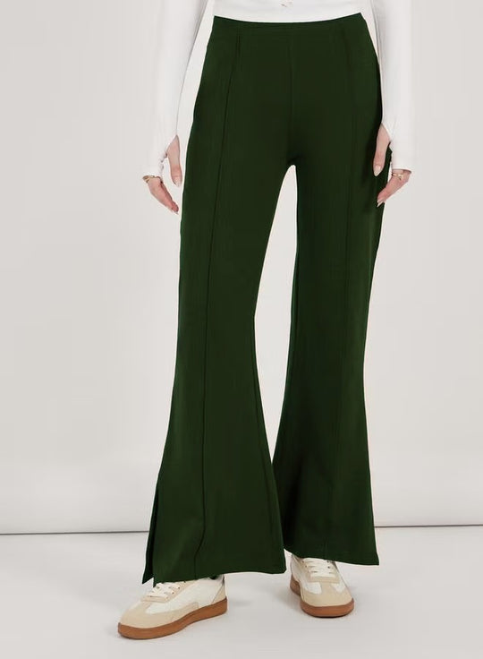 Damen Flair-Hose mit hoher Taille, durchgehender Bügelfalte und seitlichem Saumschlitz Shop Nory
