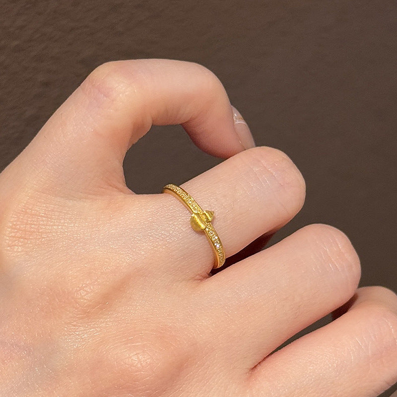 Damen Ring mit filigranem Akzent und funkelnder Zirkonverzierung Shop Nory