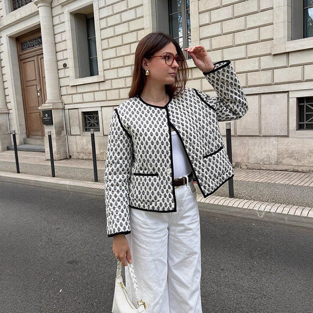 Damen Kurzboxy-Steppjacke mit Kontrastpaspelierung und Rundhalsausschnitt Shop Nory